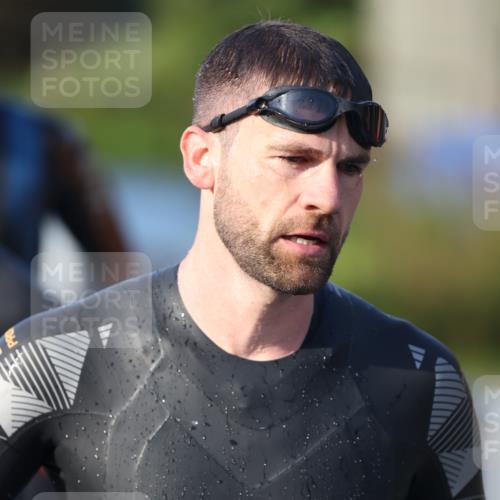 25.08.2024 - Elbe Triathlon Hamburg H.Heesch http://msf.ph/oto/6851620 25.08.2024 08:59:26 Schwimmen 202, 204, 237, 261, 274, 275, 278, 285, 298, 310, 316, 322 meine-sportfotos.de