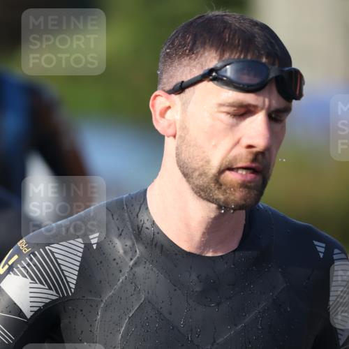 25.08.2024 - Elbe Triathlon Hamburg H.Heesch http://msf.ph/oto/6851627 25.08.2024 08:59:26 Schwimmen 202, 204, 237, 261, 274, 275, 278, 285, 298, 310, 316, 322 meine-sportfotos.de