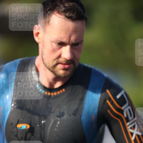 25.08.2024 - Elbe Triathlon Hamburg H.Heesch http://msf.ph/oto/6851640 25.08.2024 08:59:27 Schwimmen 202, 204, 237, 261, 274, 275, 278, 285, 298, 310, 316, 322 meine-sportfotos.de