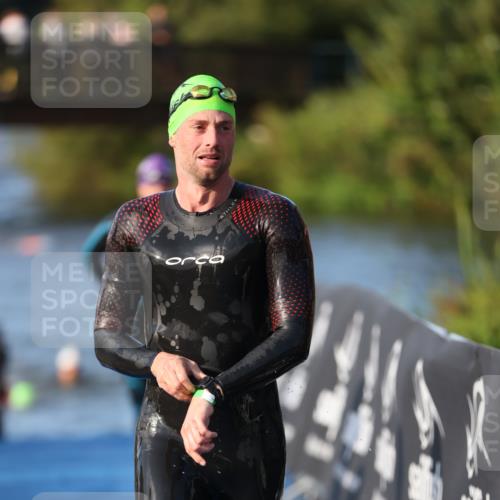 25.08.2024 - Elbe Triathlon Hamburg H.Heesch http://msf.ph/oto/6851684 25.08.2024 08:59:37 Schwimmen 202, 204, 209, 222, 261, 274, 278, 311, 322 meine-sportfotos.de