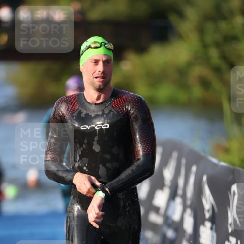 25.08.2024 - Elbe Triathlon Hamburg H.Heesch http://msf.ph/oto/6851688 25.08.2024 08:59:37 Schwimmen 202, 204, 209, 222, 261, 274, 278, 311, 322 meine-sportfotos.de