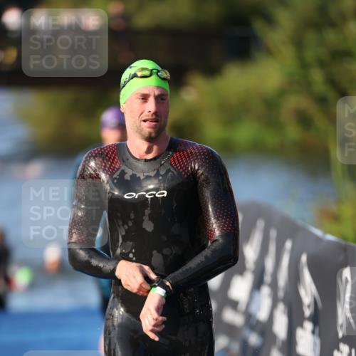 25.08.2024 - Elbe Triathlon Hamburg H.Heesch http://msf.ph/oto/6851693 25.08.2024 08:59:37 Schwimmen 202, 204, 209, 222, 261, 274, 278, 311, 322 meine-sportfotos.de