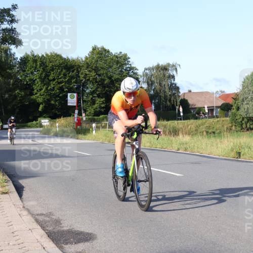 25.08.2024 - Elbe Triathlon Hamburg Fuchs,  Jonas http://msf.ph/oto/6851744 25.08.2024 09:15:19 Radfahren 442, 111, 146 meine-sportfotos.de