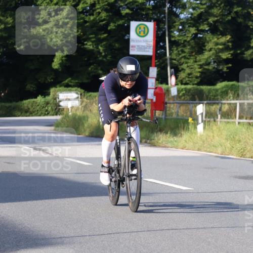 25.08.2024 - Elbe Triathlon Hamburg Fuchs,  Jonas http://msf.ph/oto/6851760 25.08.2024 09:15:20 Radfahren 442, 111, 146 meine-sportfotos.de