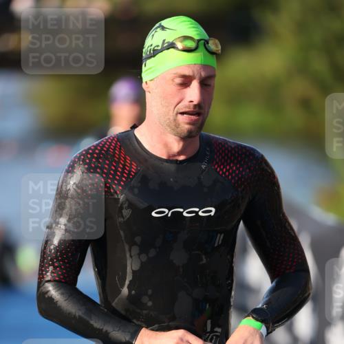 25.08.2024 - Elbe Triathlon Hamburg H.Heesch http://msf.ph/oto/6851768 25.08.2024 08:59:38 Schwimmen 202, 204, 209, 222, 261, 274, 278, 311, 322 meine-sportfotos.de