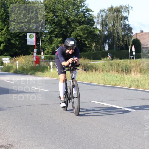 25.08.2024 - Elbe Triathlon Hamburg Fuchs,  Jonas http://msf.ph/oto/6851783 25.08.2024 09:15:21 Radfahren 442, 111, 146 meine-sportfotos.de