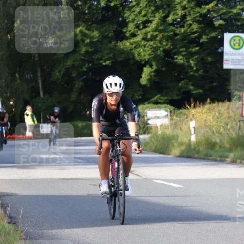 25.08.2024 - Elbe Triathlon Hamburg Fuchs,  Jonas http://msf.ph/oto/6851823 25.08.2024 09:15:24 Radfahren 442, 111, 146, 264, 312 meine-sportfotos.de