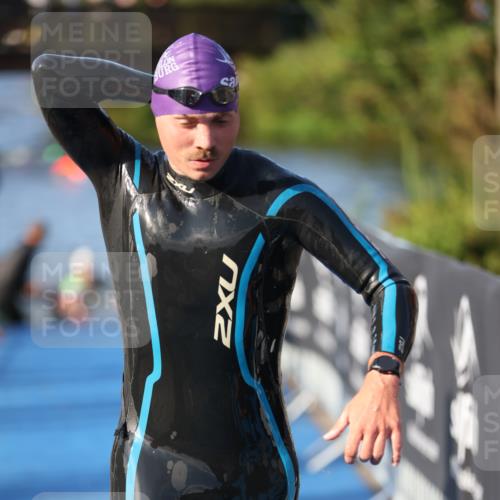 25.08.2024 - Elbe Triathlon Hamburg H.Heesch http://msf.ph/oto/6851843 25.08.2024 08:59:41 Schwimmen 209, 222, 274, 278, 311, 322 meine-sportfotos.de