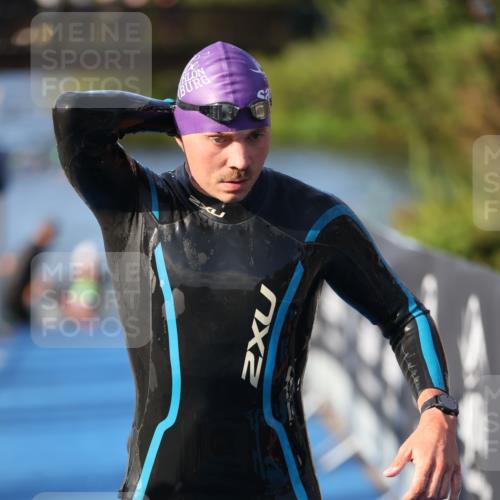 25.08.2024 - Elbe Triathlon Hamburg H.Heesch http://msf.ph/oto/6851863 25.08.2024 08:59:41 Schwimmen 209, 222, 274, 278, 311, 322 meine-sportfotos.de