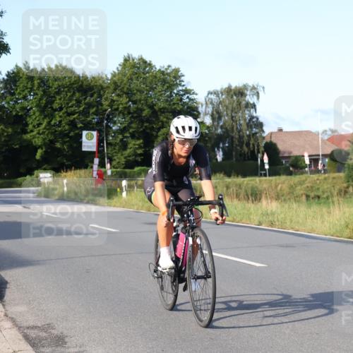 25.08.2024 - Elbe Triathlon Hamburg Fuchs,  Jonas http://msf.ph/oto/6851870 25.08.2024 09:15:26 Radfahren 111, 146, 264, 312, 302 meine-sportfotos.de