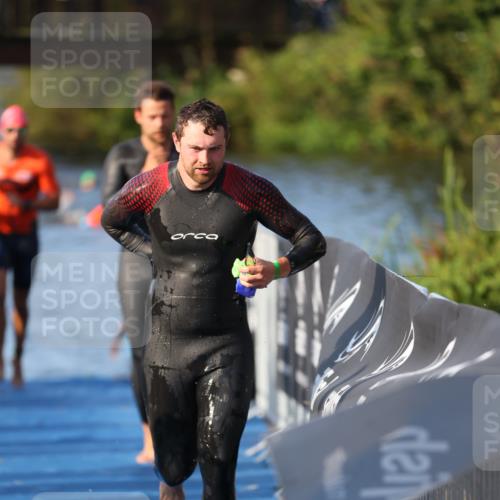 25.08.2024 - Elbe Triathlon Hamburg H.Heesch http://msf.ph/oto/6851876 25.08.2024 08:59:50 Schwimmen 209, 222, 274, 278, 311 meine-sportfotos.de