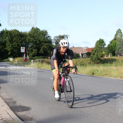 25.08.2024 - Elbe Triathlon Hamburg Fuchs,  Jonas http://msf.ph/oto/6851877 25.08.2024 09:15:26 Radfahren 111, 146, 264, 312, 302 meine-sportfotos.de