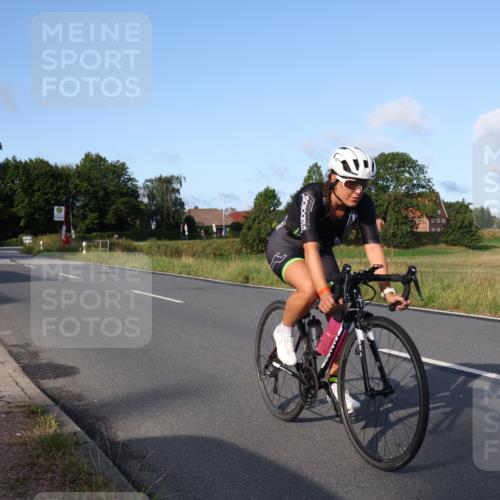 25.08.2024 - Elbe Triathlon Hamburg Fuchs,  Jonas http://msf.ph/oto/6851892 25.08.2024 09:15:26 Radfahren 111, 146, 264, 312, 302 meine-sportfotos.de