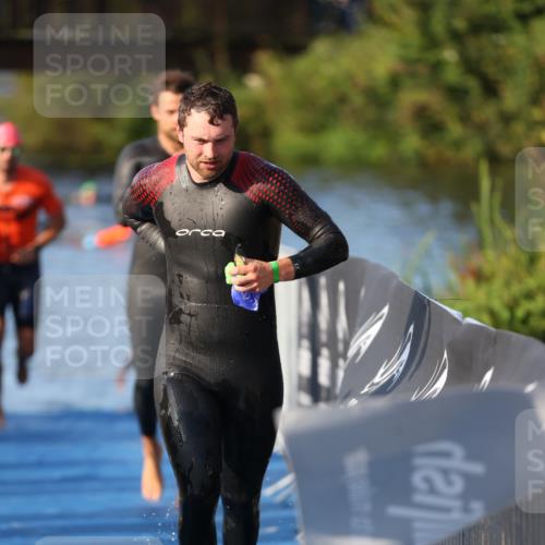 25.08.2024 - Elbe Triathlon Hamburg H.Heesch http://msf.ph/oto/6851893 25.08.2024 08:59:50 Schwimmen 209, 222, 274, 278, 311 meine-sportfotos.de