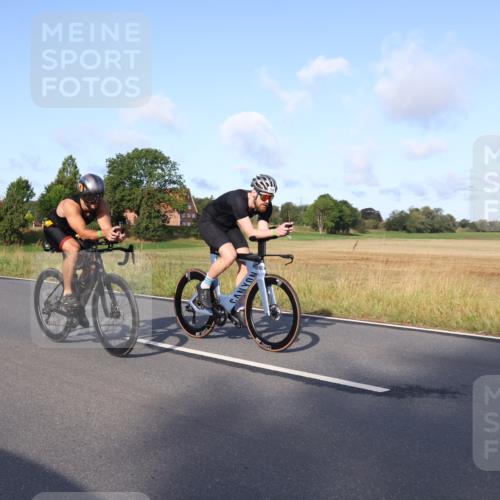 25.08.2024 - Elbe Triathlon Hamburg Fuchs,  Jonas http://msf.ph/oto/6851977 25.08.2024 09:15:31 Radfahren 146, 264, 312, 302, 70, 88 meine-sportfotos.de