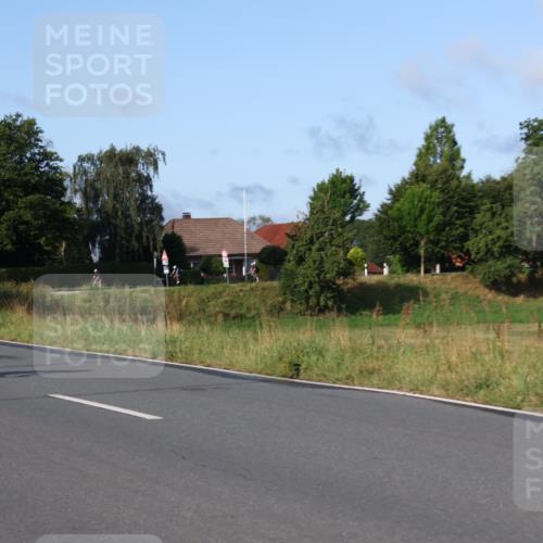 25.08.2024 - Elbe Triathlon Hamburg Fuchs,  Jonas http://msf.ph/oto/6852120 25.08.2024 09:15:37 Radfahren 302, 70, 88, 126 meine-sportfotos.de
