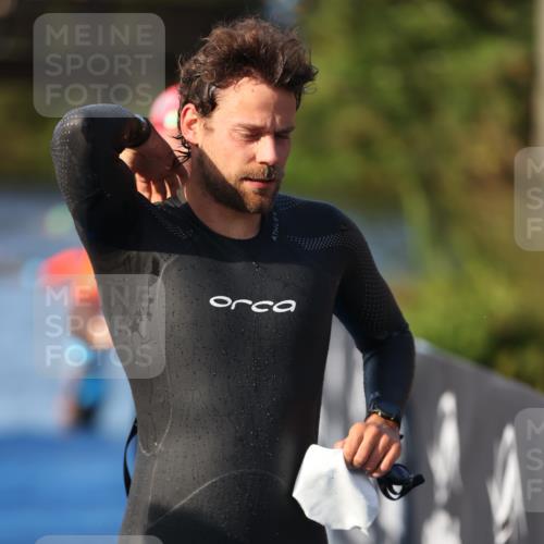 25.08.2024 - Elbe Triathlon Hamburg H.Heesch http://msf.ph/oto/6852137 25.08.2024 08:59:55 Schwimmen 209, 222, 274, 311 meine-sportfotos.de