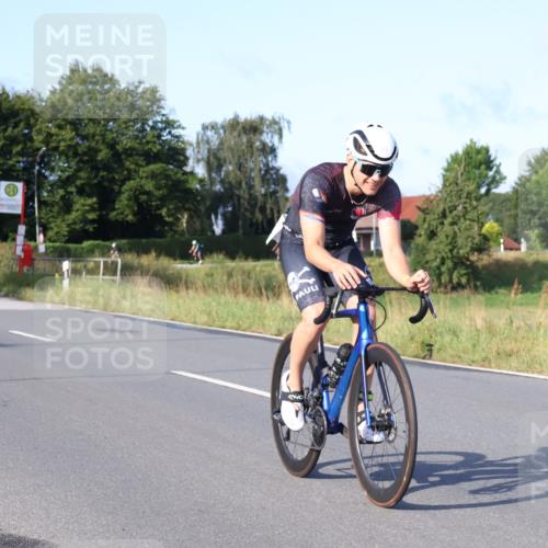 25.08.2024 - Elbe Triathlon Hamburg Fuchs,  Jonas http://msf.ph/oto/6852138 25.08.2024 09:15:38 Radfahren 302, 70, 88, 126 meine-sportfotos.de