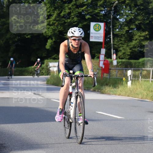 25.08.2024 - Elbe Triathlon Hamburg Fuchs,  Jonas http://msf.ph/oto/6852178 25.08.2024 09:15:42 Radfahren 70, 88, 126, 66 meine-sportfotos.de