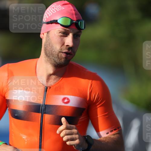 25.08.2024 - Elbe Triathlon Hamburg H.Heesch http://msf.ph/oto/6852229 25.08.2024 08:59:56 Schwimmen 209, 222, 311 meine-sportfotos.de