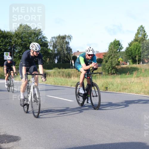 25.08.2024 - Elbe Triathlon Hamburg Fuchs,  Jonas http://msf.ph/oto/6852302 25.08.2024 09:15:49 Radfahren 66, 44, 223, 231, 82 meine-sportfotos.de