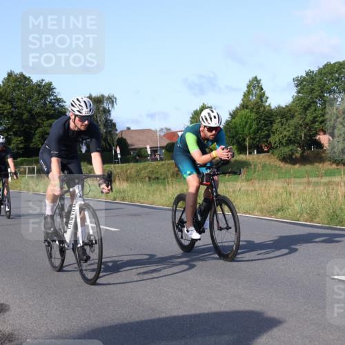 25.08.2024 - Elbe Triathlon Hamburg Fuchs,  Jonas http://msf.ph/oto/6852315 25.08.2024 09:15:49 Radfahren 66, 44, 223, 231, 82 meine-sportfotos.de