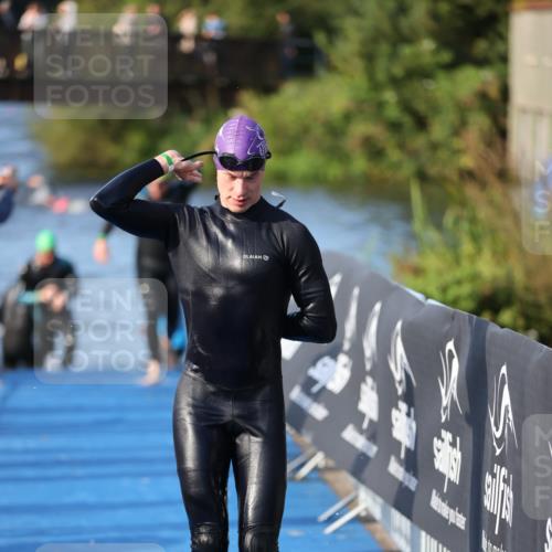 25.08.2024 - Elbe Triathlon Hamburg H.Heesch http://msf.ph/oto/6852346 25.08.2024 09:00:31 Schwimmen 230, 235, 248, 252, 258 meine-sportfotos.de