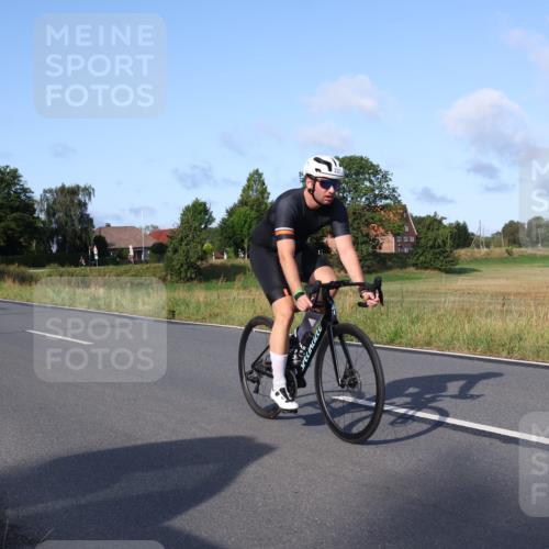 25.08.2024 - Elbe Triathlon Hamburg Fuchs,  Jonas http://msf.ph/oto/6852349 25.08.2024 09:15:50 Radfahren 66, 44, 223, 231, 82 meine-sportfotos.de