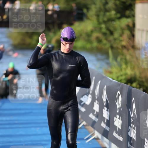 25.08.2024 - Elbe Triathlon Hamburg H.Heesch http://msf.ph/oto/6852363 25.08.2024 09:00:31 Schwimmen 230, 235, 248, 252, 258 meine-sportfotos.de