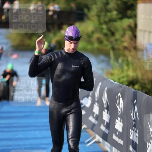 25.08.2024 - Elbe Triathlon Hamburg H.Heesch http://msf.ph/oto/6852375 25.08.2024 09:00:31 Schwimmen 230, 235, 248, 252, 258 meine-sportfotos.de