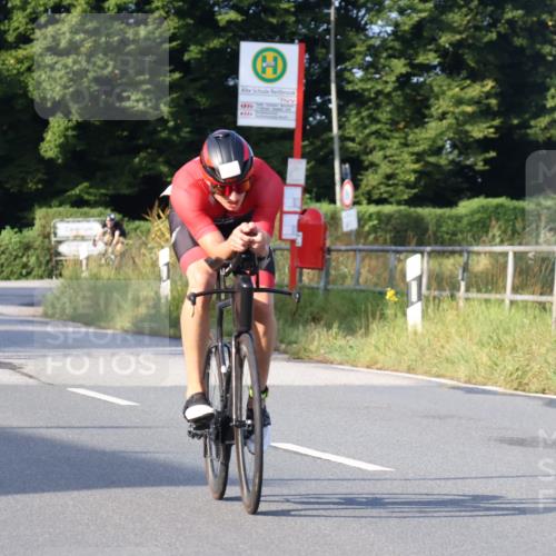 25.08.2024 - Elbe Triathlon Hamburg Fuchs,  Jonas http://msf.ph/oto/6852396 25.08.2024 09:15:54 Radfahren 44, 223, 231, 82, 68 meine-sportfotos.de