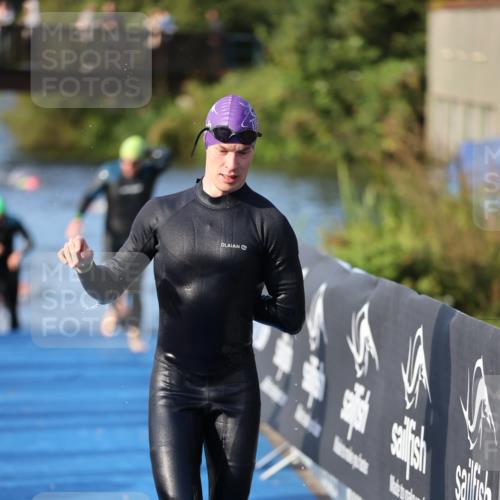 25.08.2024 - Elbe Triathlon Hamburg H.Heesch http://msf.ph/oto/6852415 25.08.2024 09:00:31 Schwimmen 230, 235, 248, 252, 258 meine-sportfotos.de