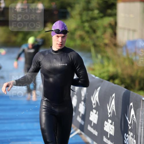 25.08.2024 - Elbe Triathlon Hamburg H.Heesch http://msf.ph/oto/6852448 25.08.2024 09:00:32 Schwimmen 230, 235, 248, 252, 258 meine-sportfotos.de