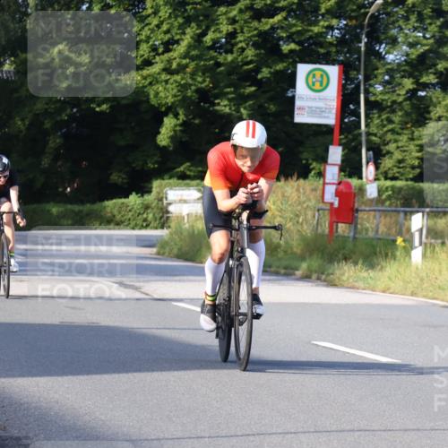 25.08.2024 - Elbe Triathlon Hamburg Fuchs,  Jonas http://msf.ph/oto/6852451 25.08.2024 09:16:00 Radfahren 82, 68, 133, 144 meine-sportfotos.de