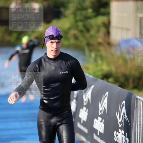 25.08.2024 - Elbe Triathlon Hamburg H.Heesch http://msf.ph/oto/6852486 25.08.2024 09:00:32 Schwimmen 230, 235, 248, 252, 258 meine-sportfotos.de