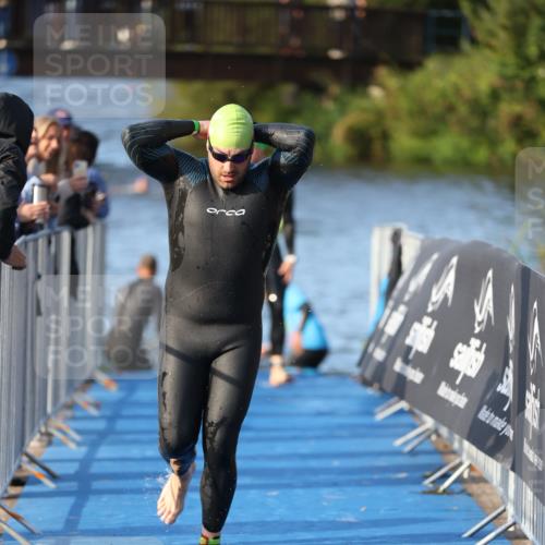 25.08.2024 - Elbe Triathlon Hamburg H.Heesch http://msf.ph/oto/6852523 25.08.2024 09:00:35 Schwimmen 226, 230, 235, 248, 252, 258 meine-sportfotos.de