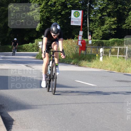 25.08.2024 - Elbe Triathlon Hamburg Fuchs,  Jonas http://msf.ph/oto/6852529 25.08.2024 09:16:02 Radfahren 68, 133, 144, 249 meine-sportfotos.de