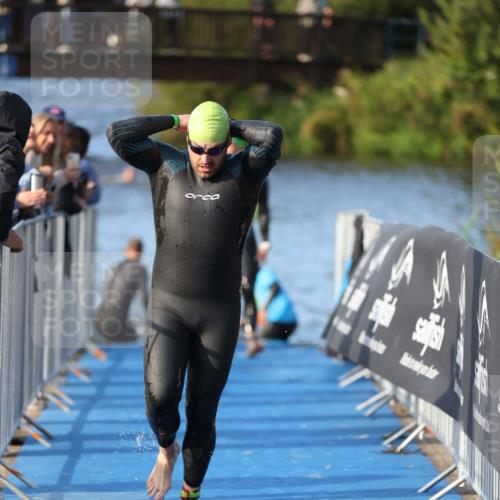 25.08.2024 - Elbe Triathlon Hamburg H.Heesch http://msf.ph/oto/6852532 25.08.2024 09:00:35 Schwimmen 226, 230, 235, 248, 252, 258 meine-sportfotos.de