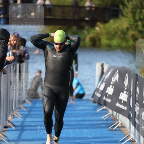 25.08.2024 - Elbe Triathlon Hamburg H.Heesch http://msf.ph/oto/6852542 25.08.2024 09:00:35 Schwimmen 226, 230, 235, 248, 252, 258 meine-sportfotos.de