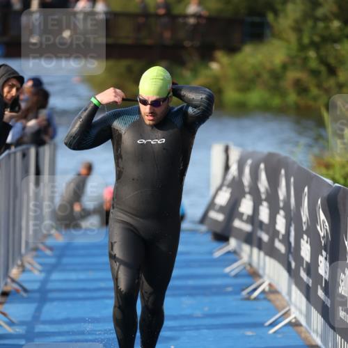 25.08.2024 - Elbe Triathlon Hamburg H.Heesch http://msf.ph/oto/6852552 25.08.2024 09:00:36 Schwimmen 226, 230, 235, 248, 252, 258 meine-sportfotos.de
