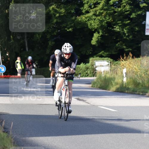 25.08.2024 - Elbe Triathlon Hamburg Fuchs,  Jonas http://msf.ph/oto/6852595 25.08.2024 09:16:05 Radfahren 68, 133, 144, 249, 359 meine-sportfotos.de
