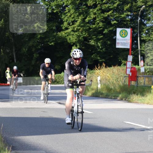 25.08.2024 - Elbe Triathlon Hamburg Fuchs,  Jonas http://msf.ph/oto/6852619 25.08.2024 09:16:06 Radfahren 68, 133, 144, 249, 359 meine-sportfotos.de