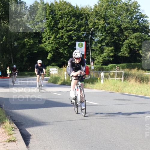 25.08.2024 - Elbe Triathlon Hamburg Fuchs,  Jonas http://msf.ph/oto/6852641 25.08.2024 09:16:06 Radfahren 68, 133, 144, 249, 359 meine-sportfotos.de