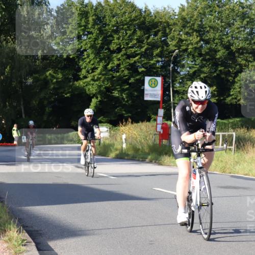 25.08.2024 - Elbe Triathlon Hamburg Fuchs,  Jonas http://msf.ph/oto/6852657 25.08.2024 09:16:06 Radfahren 68, 133, 144, 249, 359 meine-sportfotos.de