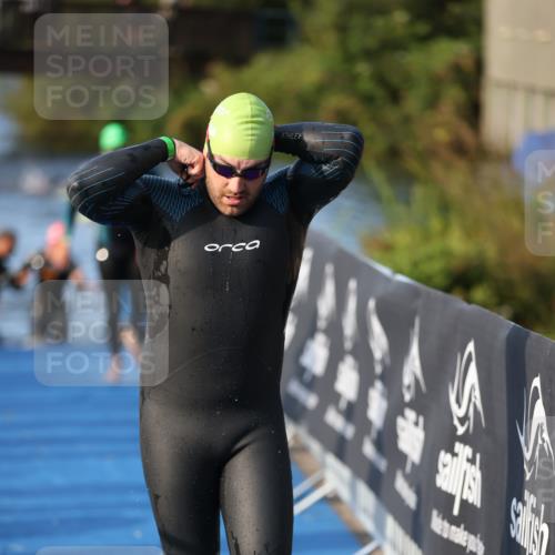 25.08.2024 - Elbe Triathlon Hamburg H.Heesch http://msf.ph/oto/6852662 25.08.2024 09:00:37 Schwimmen 226, 230, 235, 248, 252, 258 meine-sportfotos.de
