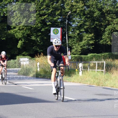 25.08.2024 - Elbe Triathlon Hamburg Fuchs,  Jonas http://msf.ph/oto/6852666 25.08.2024 09:16:07 Radfahren 133, 144, 249, 359 meine-sportfotos.de