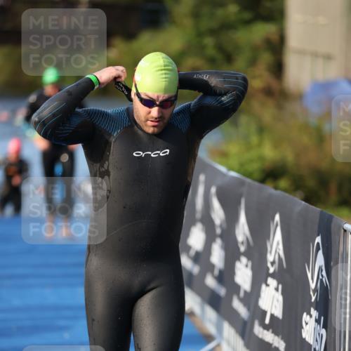 25.08.2024 - Elbe Triathlon Hamburg H.Heesch http://msf.ph/oto/6852679 25.08.2024 09:00:37 Schwimmen 226, 230, 235, 248, 252, 258 meine-sportfotos.de
