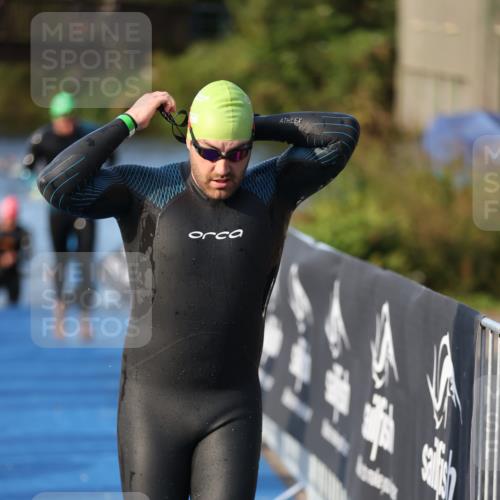 25.08.2024 - Elbe Triathlon Hamburg H.Heesch http://msf.ph/oto/6852688 25.08.2024 09:00:37 Schwimmen 226, 230, 235, 248, 252, 258 meine-sportfotos.de