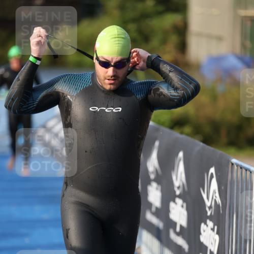 25.08.2024 - Elbe Triathlon Hamburg H.Heesch http://msf.ph/oto/6852716 25.08.2024 09:00:37 Schwimmen 226, 230, 235, 248, 252, 258 meine-sportfotos.de