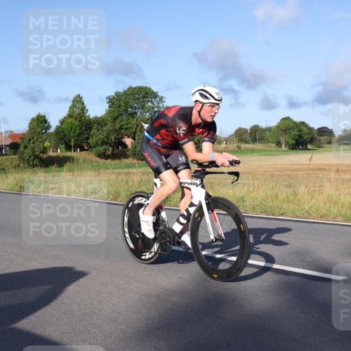 25.08.2024 - Elbe Triathlon Hamburg Fuchs,  Jonas http://msf.ph/oto/6852757 25.08.2024 09:16:10 Radfahren 144, 249, 359, 177 meine-sportfotos.de
